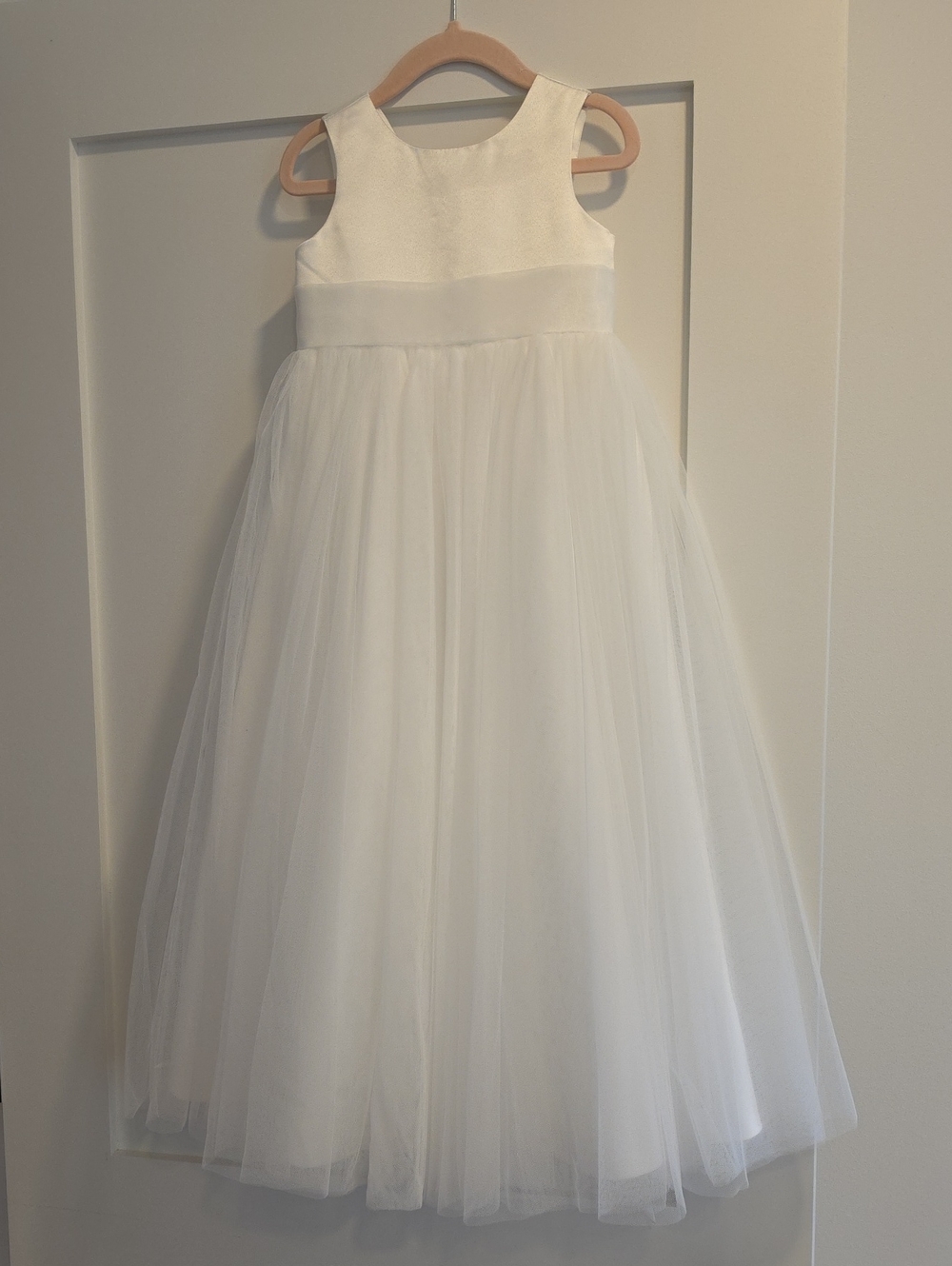 JJs House Flower Girl Ivory Dress Size Between 5 T